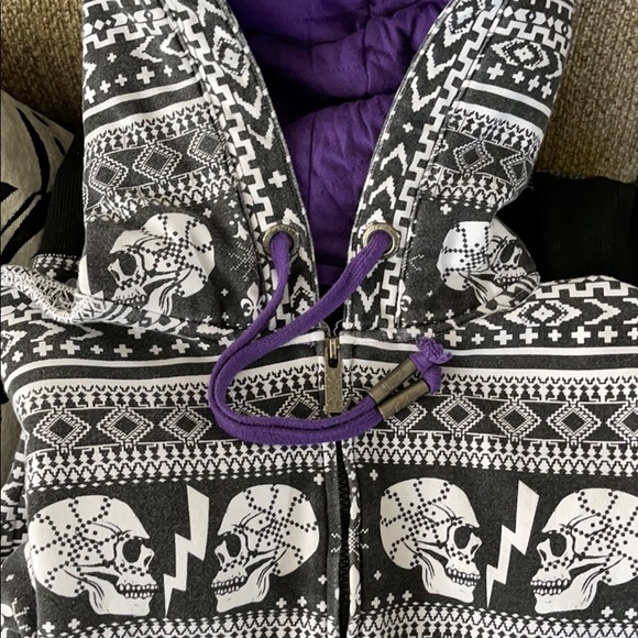 Zip up skull hoodie - Picture 5 of 6
